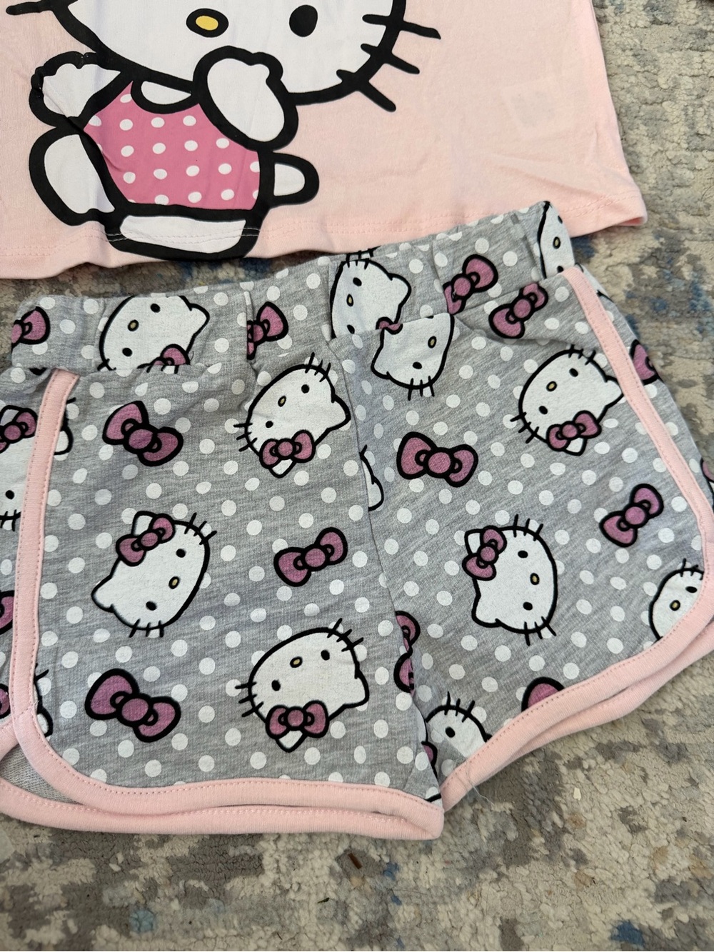 Hello Kitty Matching Set 4t - Picture 2 of 4